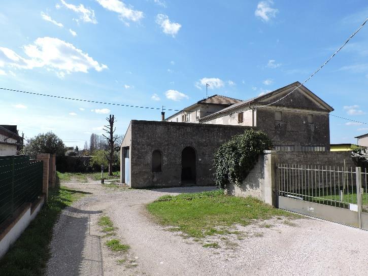 immobile appartamento all'asta in Via Rosta, 99 - 37043 Castagnaro (VR) - 2