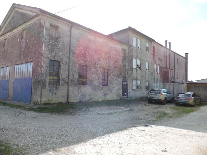 immobile appartamento all'asta in Via Rosta, 99 - 37043 Castagnaro (VR) - 4