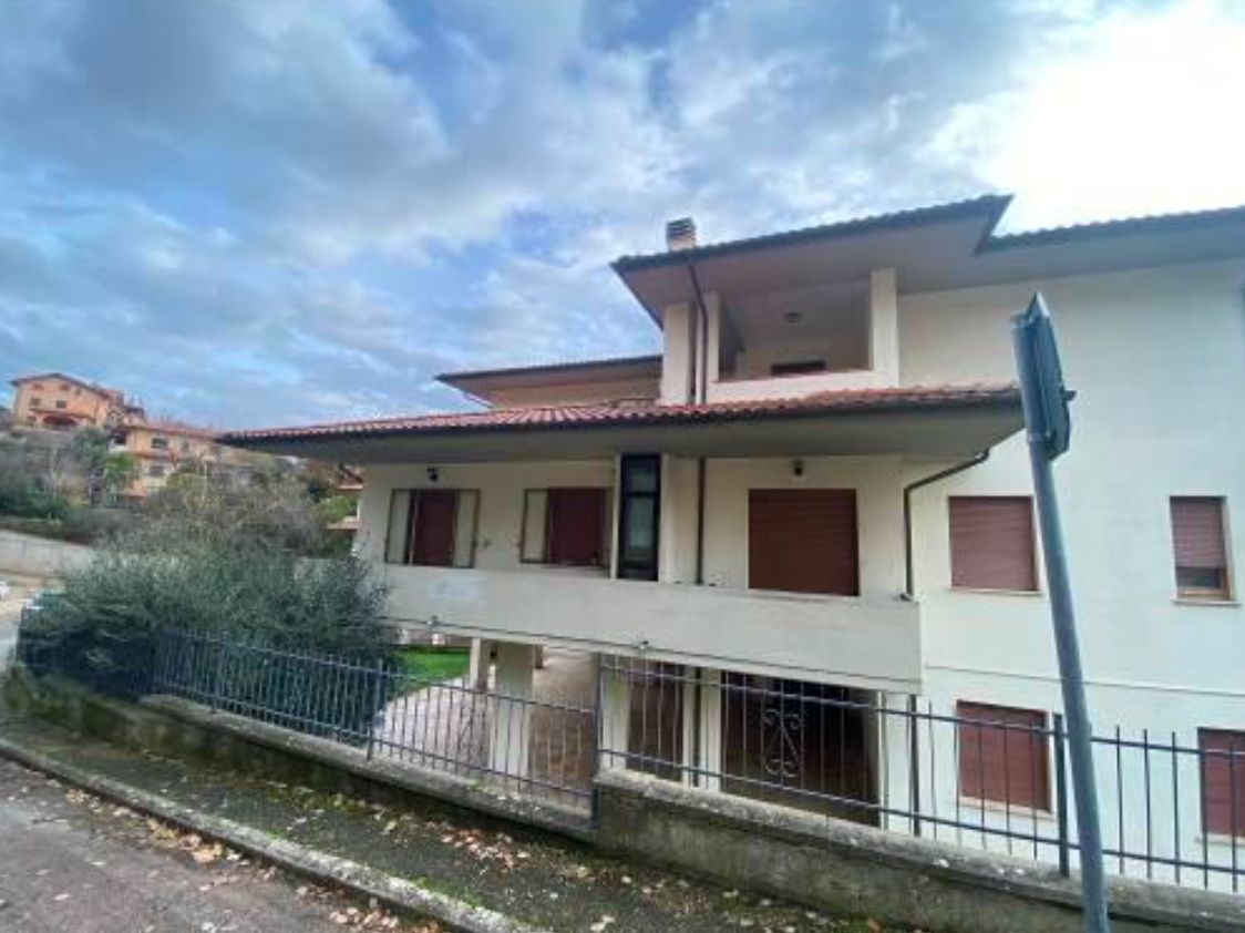 immobile appartamento all'asta in Via Piergiovanni Buattini, 17, 06065 Passignano sul Trasimeno PG, Italia Passignano Sul Trasimeno, Perugia - 1