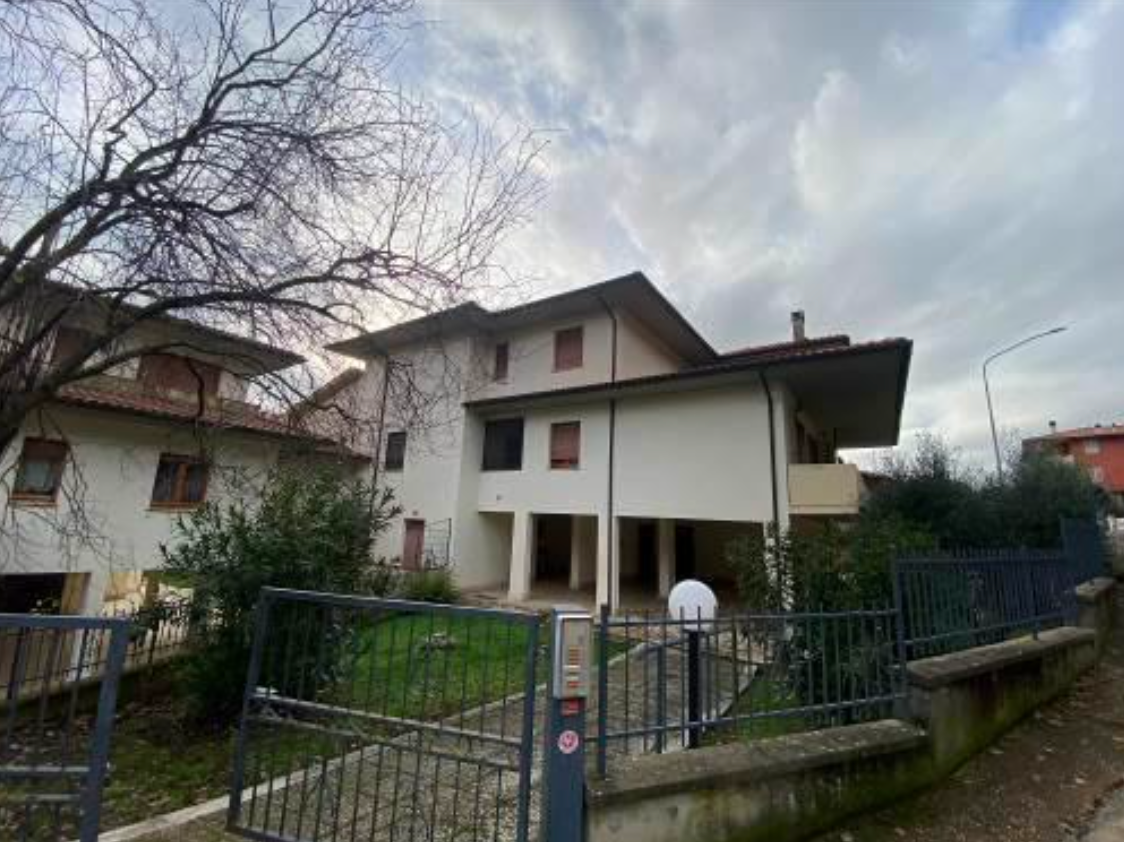 immobile appartamento all'asta in Via Piergiovanni Buattini, 17, 06065 Passignano sul Trasimeno PG, Italia Passignano Sul Trasimeno, Perugia - 2
