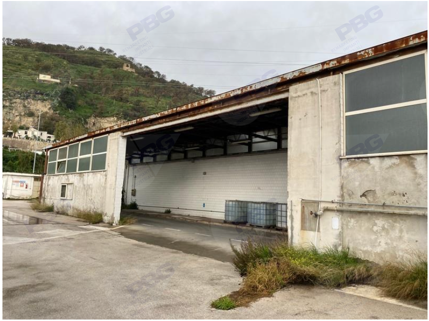 immobile capannone all'asta in Via Alfonso Artiaco, 99 - 80078 Pozzuoli (NA) - 2