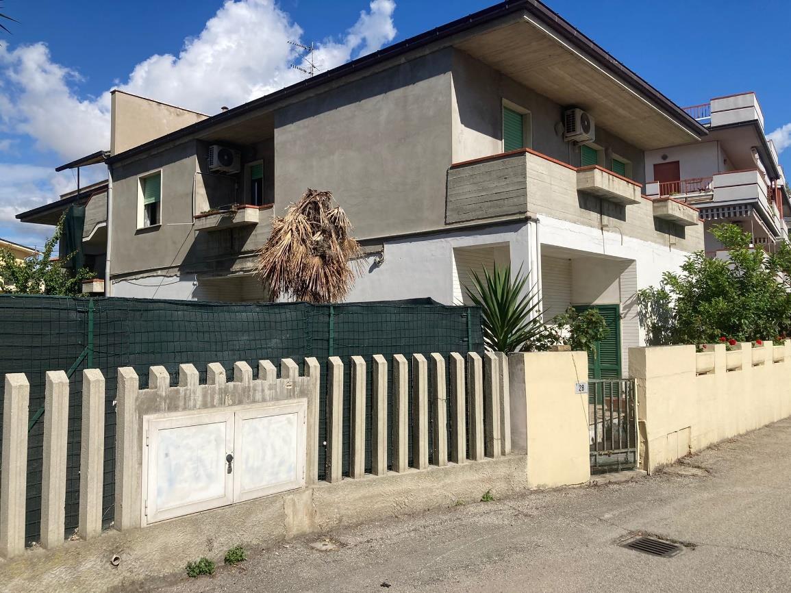 immobile appartamento all'asta in Via Ignazio Silone, 64018 Tortoreto Lido TE, Italia - Tortoreto (TE) - 5