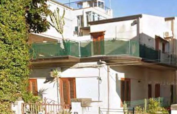 immobile appartamento all'asta in Via Cesare Battisti, 5, 95021 Aci Castello CT, Italia Aci Castello, Catania - 1