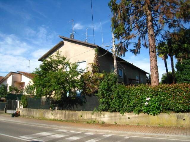 immobile appartamento all'asta in Via Cesare Battisti, 64, 21040 Venegono Superiore VA, Italia Venegono Superiore, Varese - 1