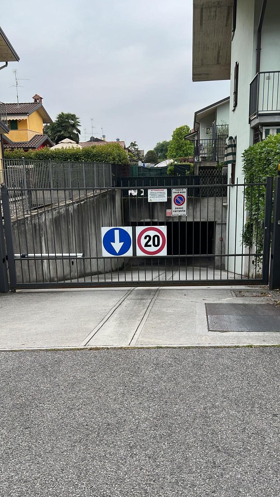 immobile garage all'asta in Via Alessandro Manzoni, 24040 Comun Nuovo BG, Italia Comun Nuovo, Bergamo - 2