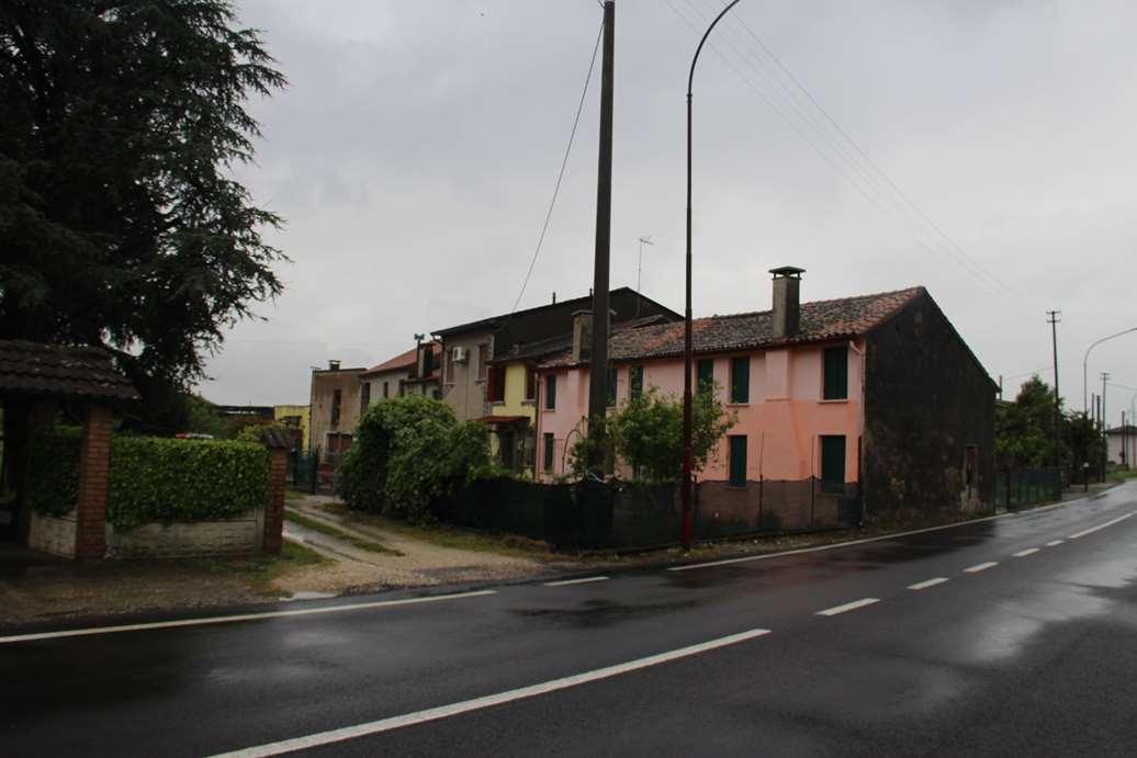immobile appartamento all'asta in Via Sabbioni, 824 - 37043 Castagnaro (VR) - 2