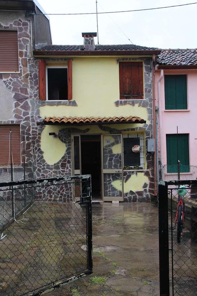 immobile appartamento all'asta in Via Sabbioni, 824 - 37043 Castagnaro (VR) - 4