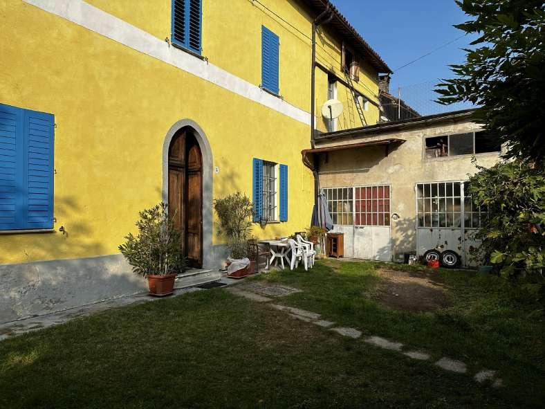 immobile appartamento all'asta in Piazza Vittorio Emanuele, 32, 12060 Clavesana CN, Italia Clavesana, Cuneo - 1