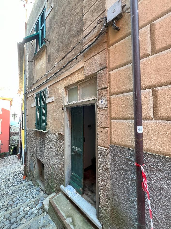 immobile appartamento all'asta in VIA ALLA CHIESA CIV 6 - Castiglione Chiavarese (GE) - 1