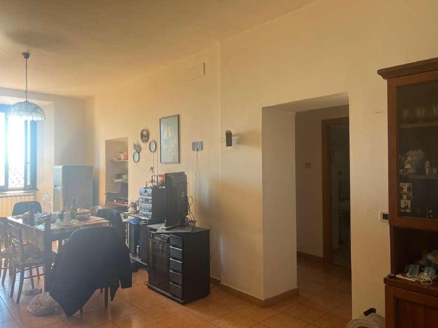 immobile appartamento all'asta in Via IV Novembre, 30, 62010 Montecosaro MC, Italia Montecosaro, Macerata - 3