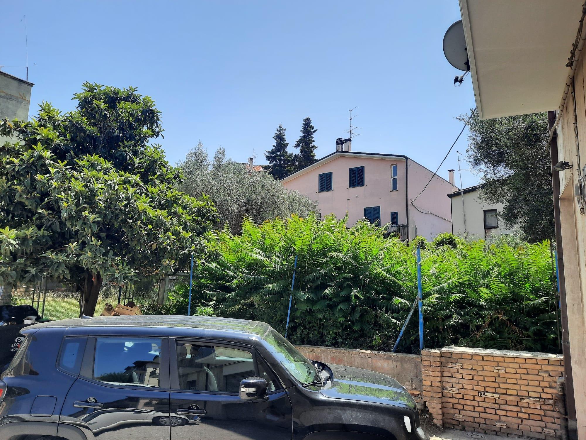immobile terreno all'asta in compreso tra Via della Libertà, Via Giuseppe Mazzini, Via Domenico Caraceni e Via Basilio Cascella snc - 66026 Ortona (CH) - 3
