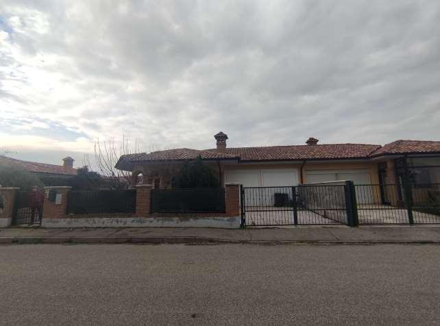 immobile appartamento all'asta in Via Barelli 9 - 27010 Roncaro (PV) - 1