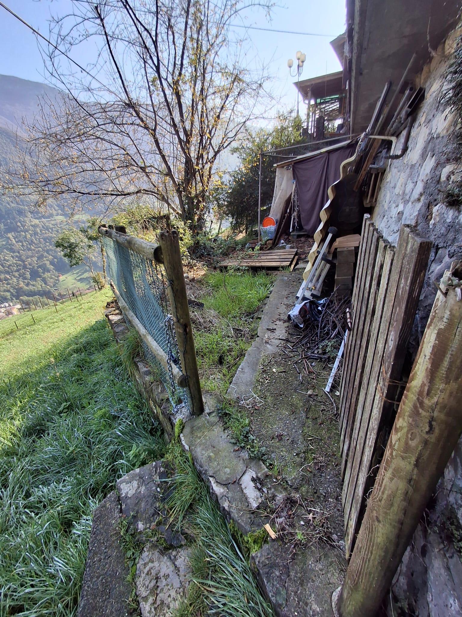immobile appartamento all'asta in Località Costa, Via Costa, 90 - 24060 Adrara San Martino (BG) - 1