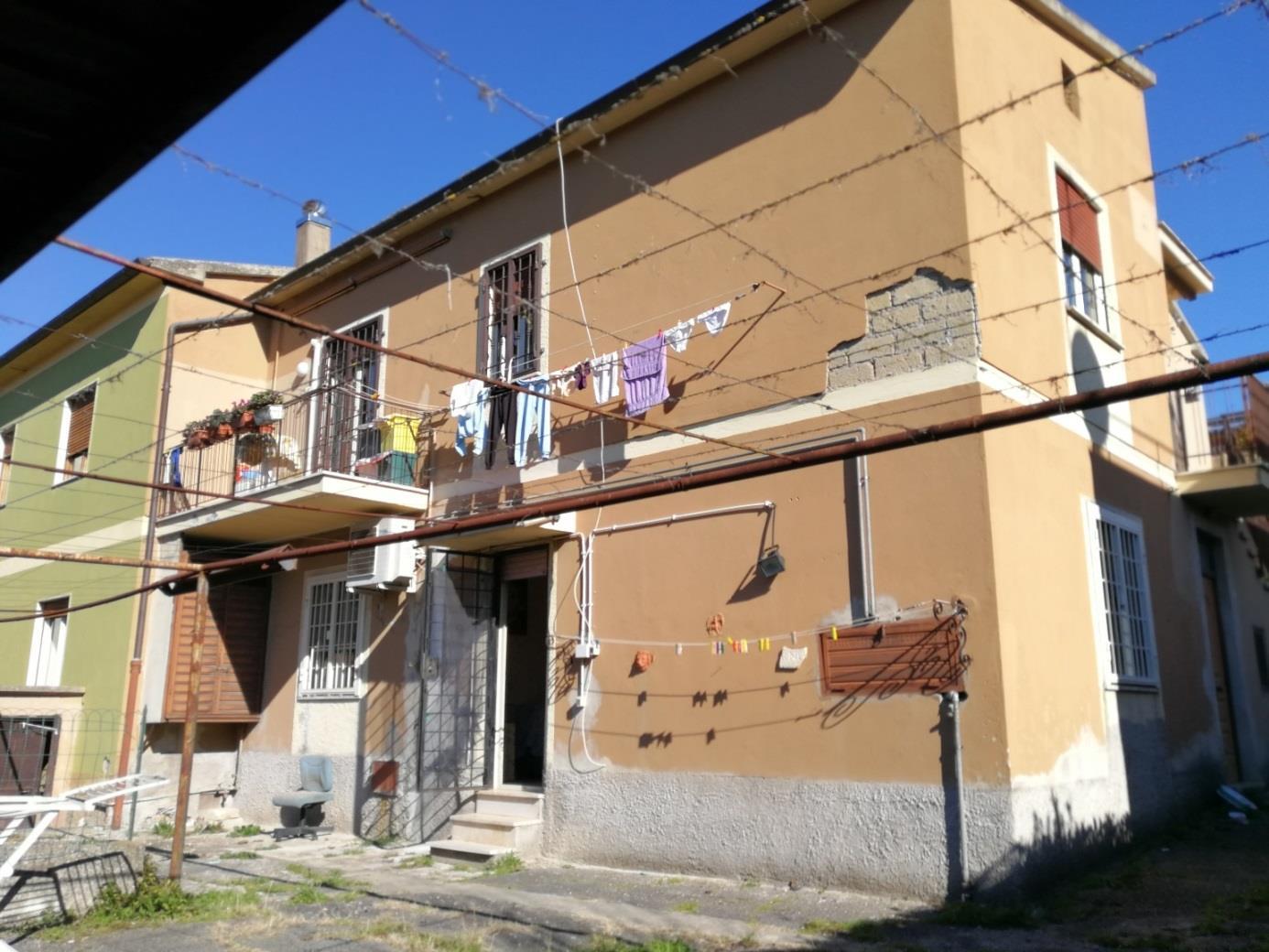 immobile appartamento all'asta in Via Martiri della Resistenza 12 - 02032 Fara in Sabina (RI) - 2