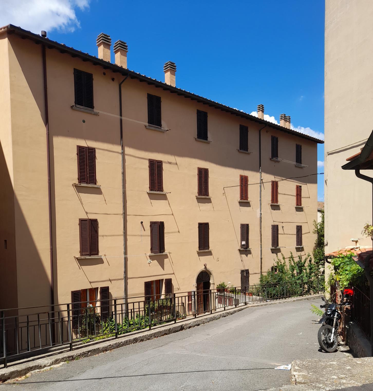 immobile appartamento all'asta in Vicolo Gioacchino Rossini n 3 - Massa Marittima (GR) - 1