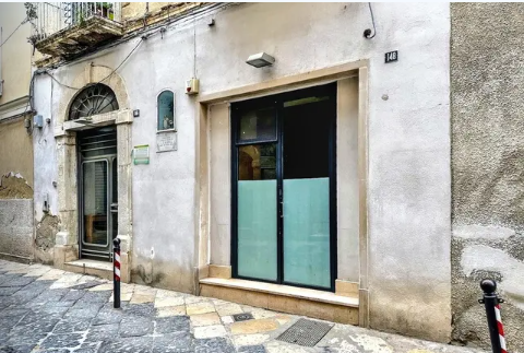 immobile negozio all'asta in corso giuseppe garibaldi, n 148 - 71036 Lucera (FG) - 1