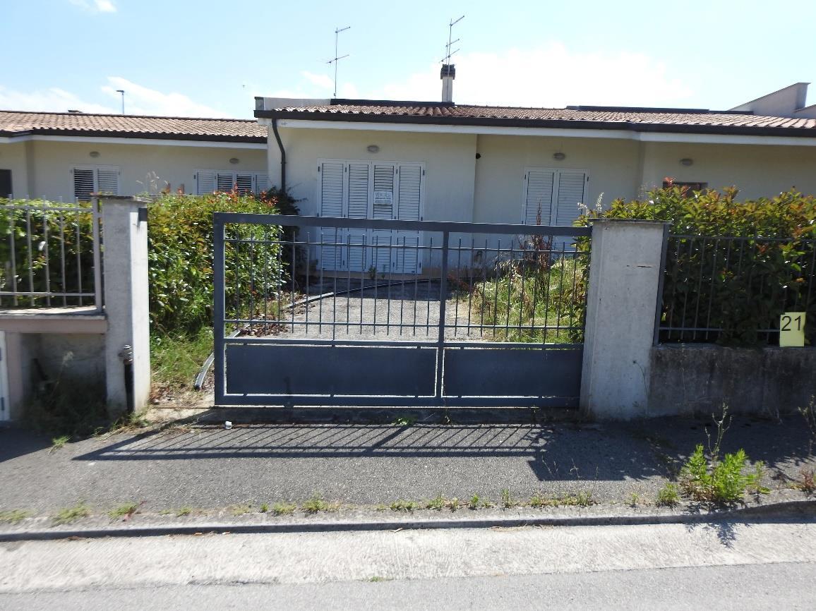 immobile villa all'asta in Via Leonida Biancolini, 24, 62019 Recanati MC, Italia Recanati, Macerata - 2