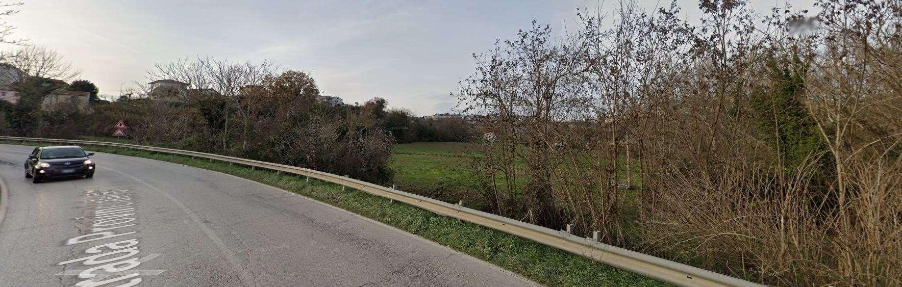 immobile attivita commerciale all'asta in CONTRADA CALDERETTE DI FERMO - 63900 Fermo (FM) - 2
