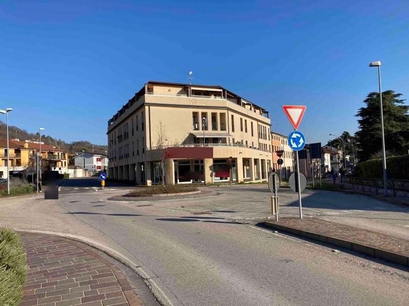immobile ufficio all'asta in Via Lorenzoni 1/b - 36075 Montecchio Maggiore (VI) - 1
