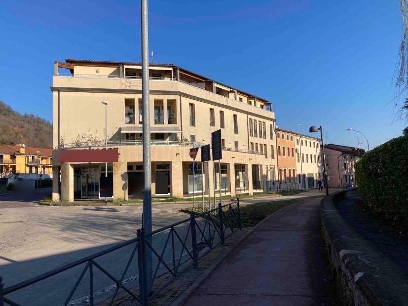 immobile ufficio all'asta in Via Lorenzoni 1/b - 36075 Montecchio Maggiore (VI) - 2