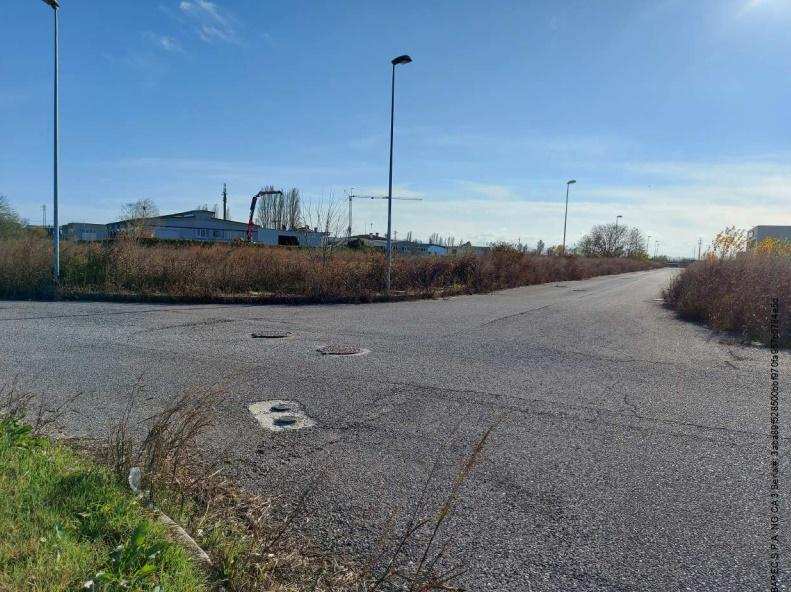 immobile terreno all'asta in accessibile da Via Pietro Nenni - 45025 Fratta Polesine (RO) - 5