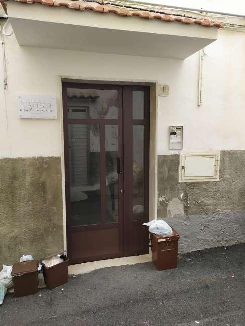 immobile negozio all'asta in Viale XXIV Maggio, 62, 71019 Vieste FG, Italia Vieste, Foggia - 1