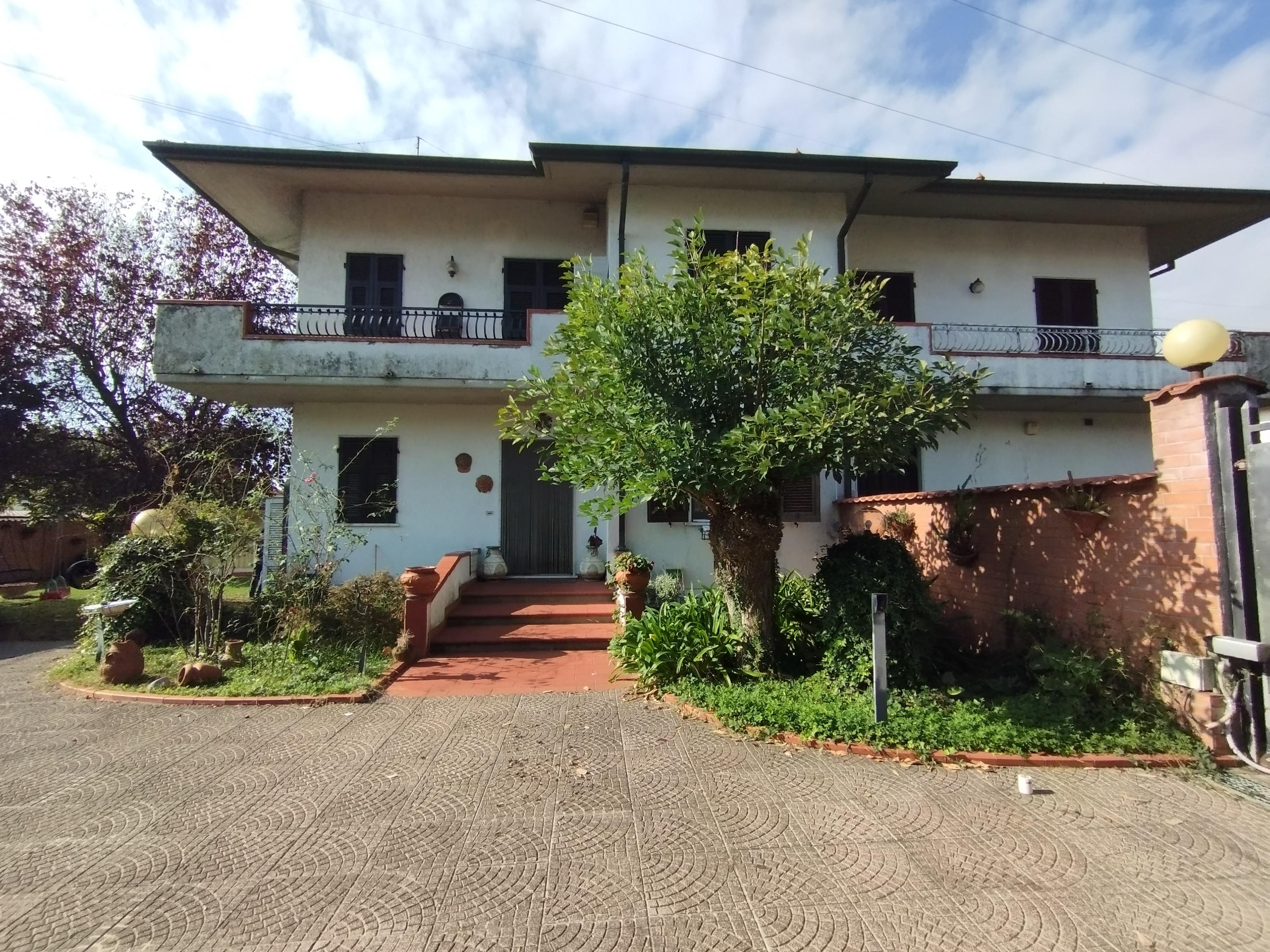immobile villa all'asta in Via Cassola, 12/b - 54033 Carrara (MS) - 1
