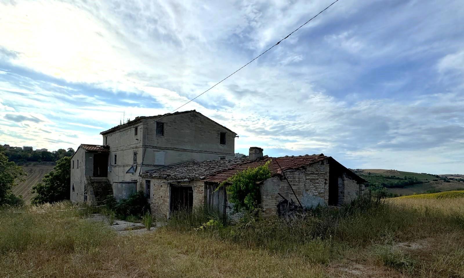 immobile casa singola all'asta in Contrada Miciangelo snc - 63010 Monte San Pietrangeli (FM) - 1