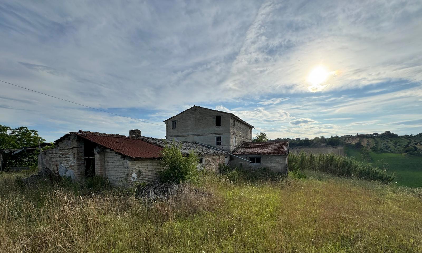 immobile casa singola all'asta in Contrada Miciangelo snc - 63010 Monte San Pietrangeli (FM) - 2