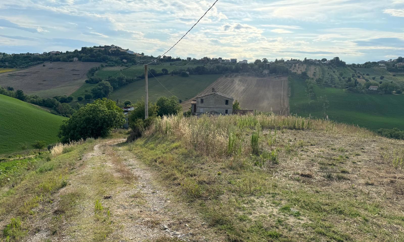 immobile casa singola all'asta in Contrada Miciangelo snc - 63010 Monte San Pietrangeli (FM) - 3