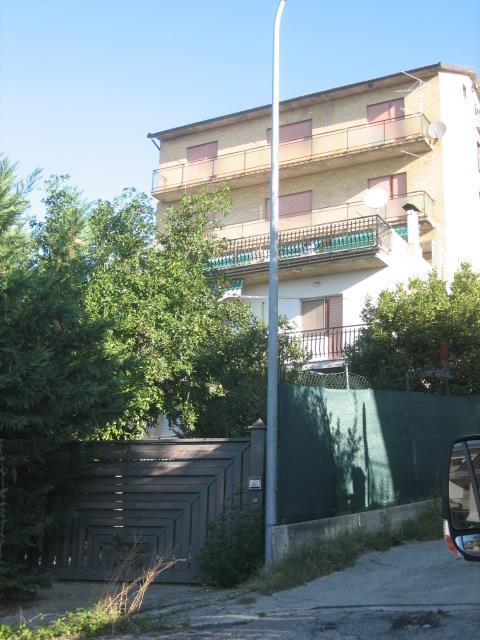 immobile garage all'asta in Via IV Novembre - 63035 Offida (AP) - 1