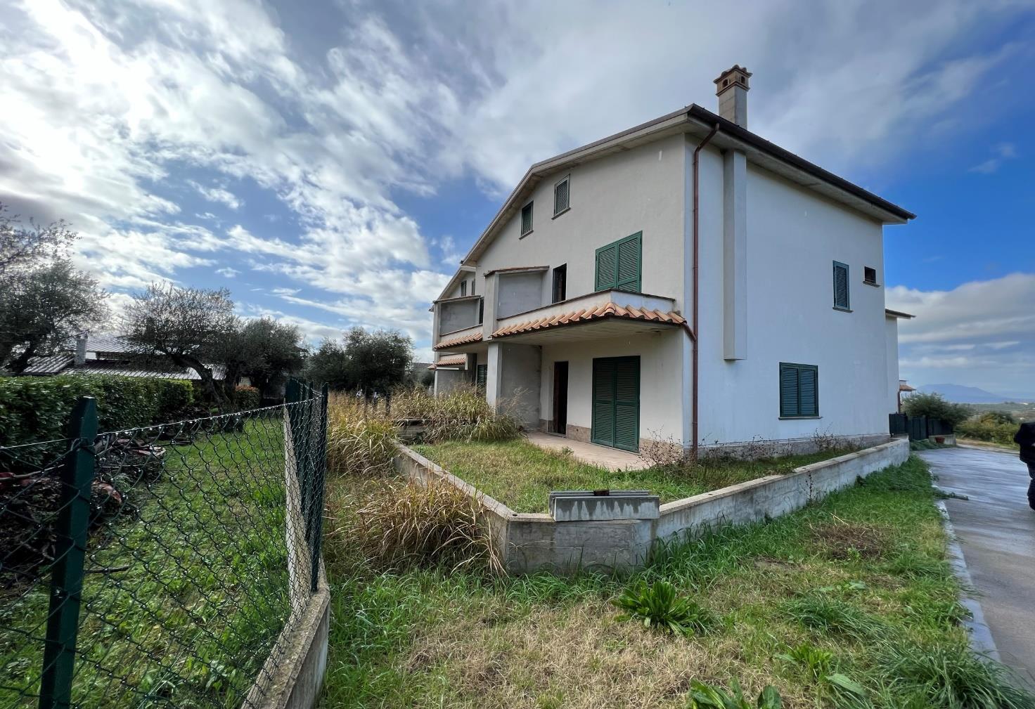 immobile appartamento all'asta in Via Piave, 53 - 02032 Fara in Sabina (RI) - 1