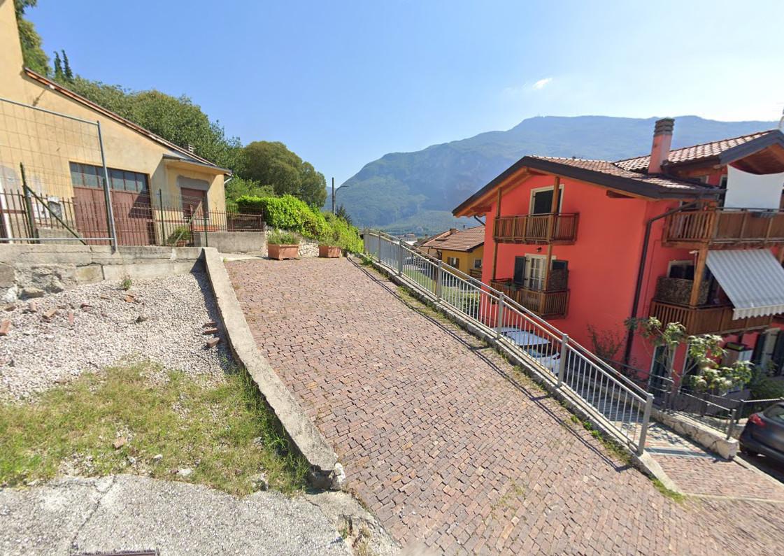 immobile terreno all'asta in Via Castelbarco, 38060 Nomi TN, Italia Nomi, Trento - 1