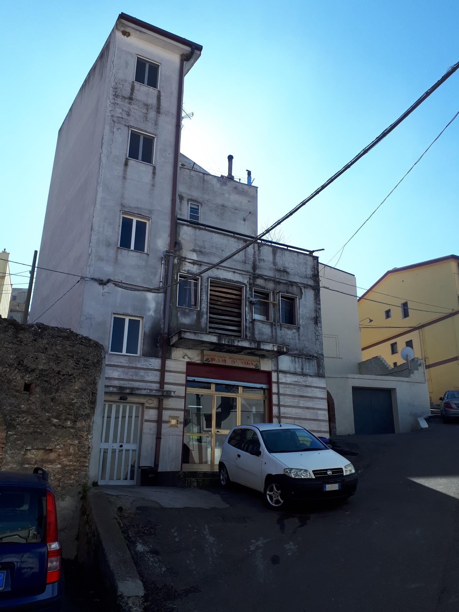 immobile laboratorio all'asta in Via Caduti di Kindu e Via Croce - 75013 Ferrandina (MT) - 1