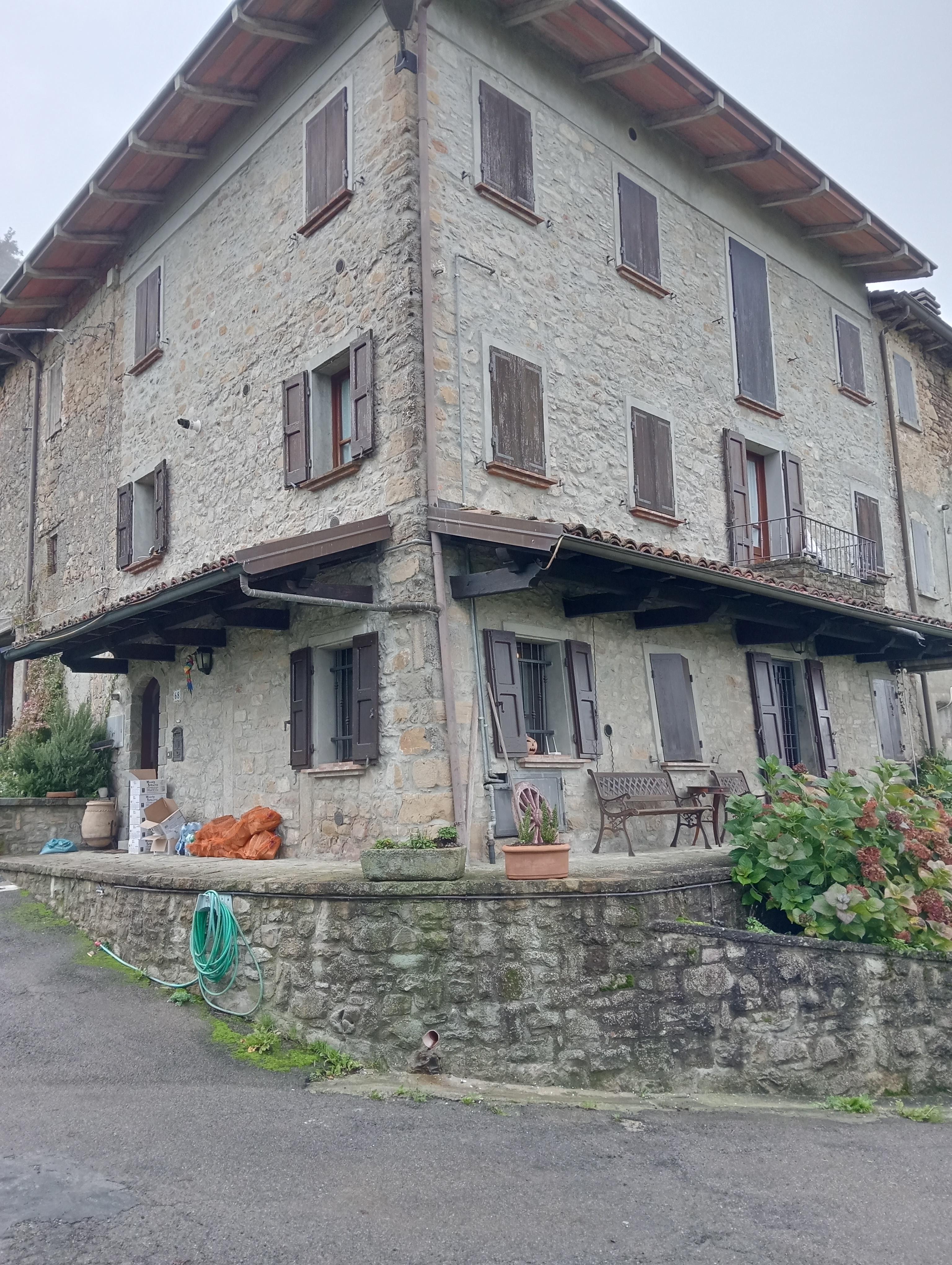 immobile appartamento all'asta in Via Flli Kennedy, 68 - 42035 Castelnovo ne' Monti (RE) - 1