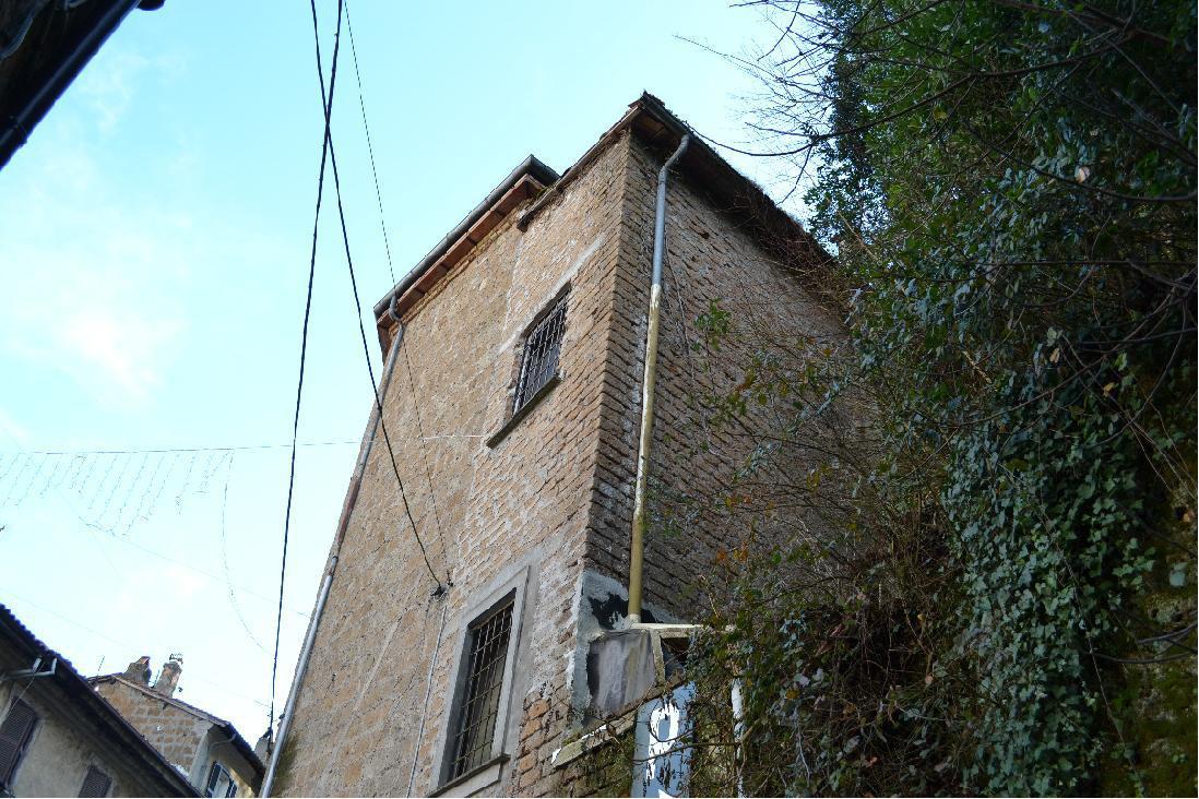immobile appartamento all'asta in Via Mariano Buratti, 33, 01030 Bassano Romano VT, Italia Bassano Romano, Viterbo - 2