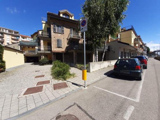 immobile attivita commerciale all'asta in Via S Carlo, 14049 Nizza Monferrato AT, Italia Nizza Monferrato, Asti - 2