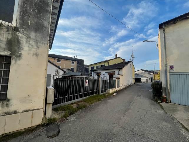 immobile appartamento all'asta in Via S Pellico n 1 - 46048 Roverbella (MN) - 1