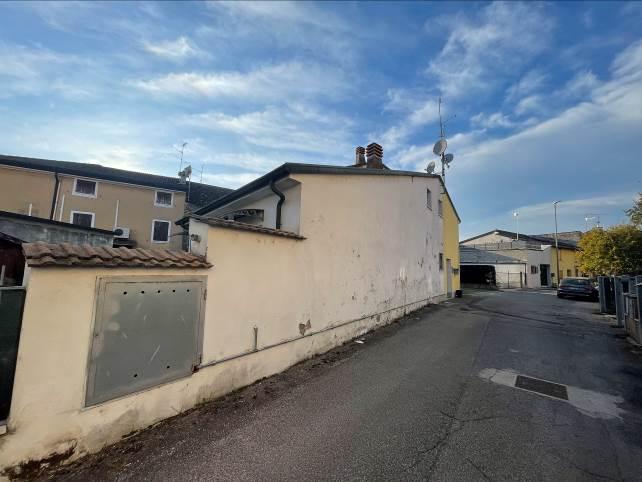 immobile appartamento all'asta in Via S Pellico n 1 - 46048 Roverbella (MN) - 2