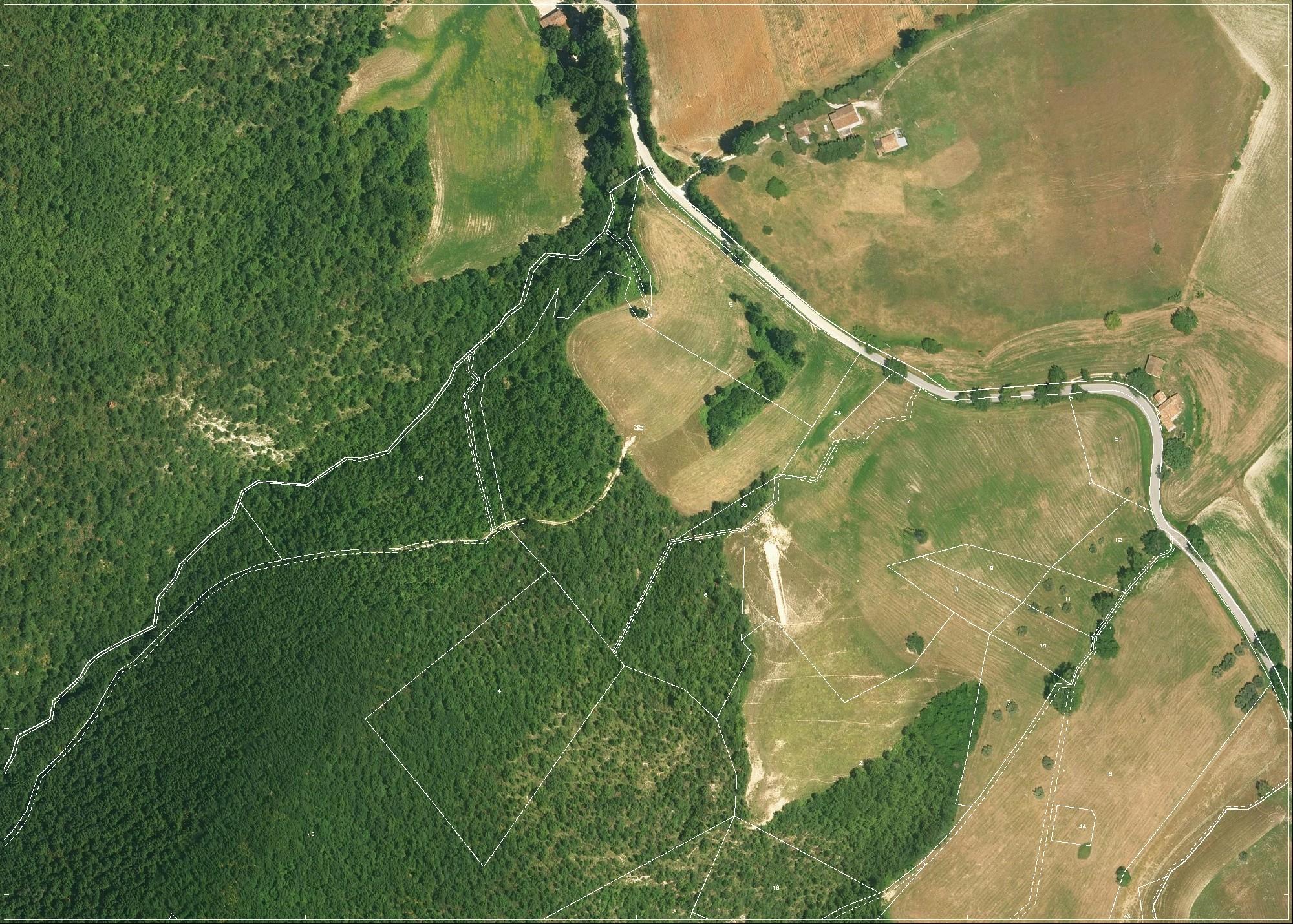 immobile terreno all'asta in 62021 Apiro (MC) - 1