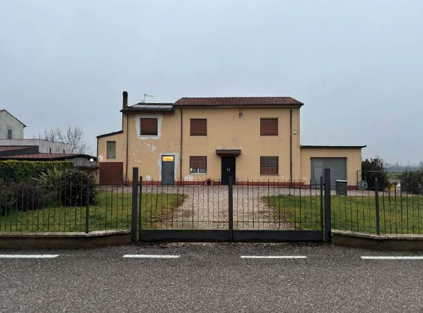 immobile appartamento all'asta in Strada Calliera Sacca n 33 - 46044 Goito (MN) - 1
