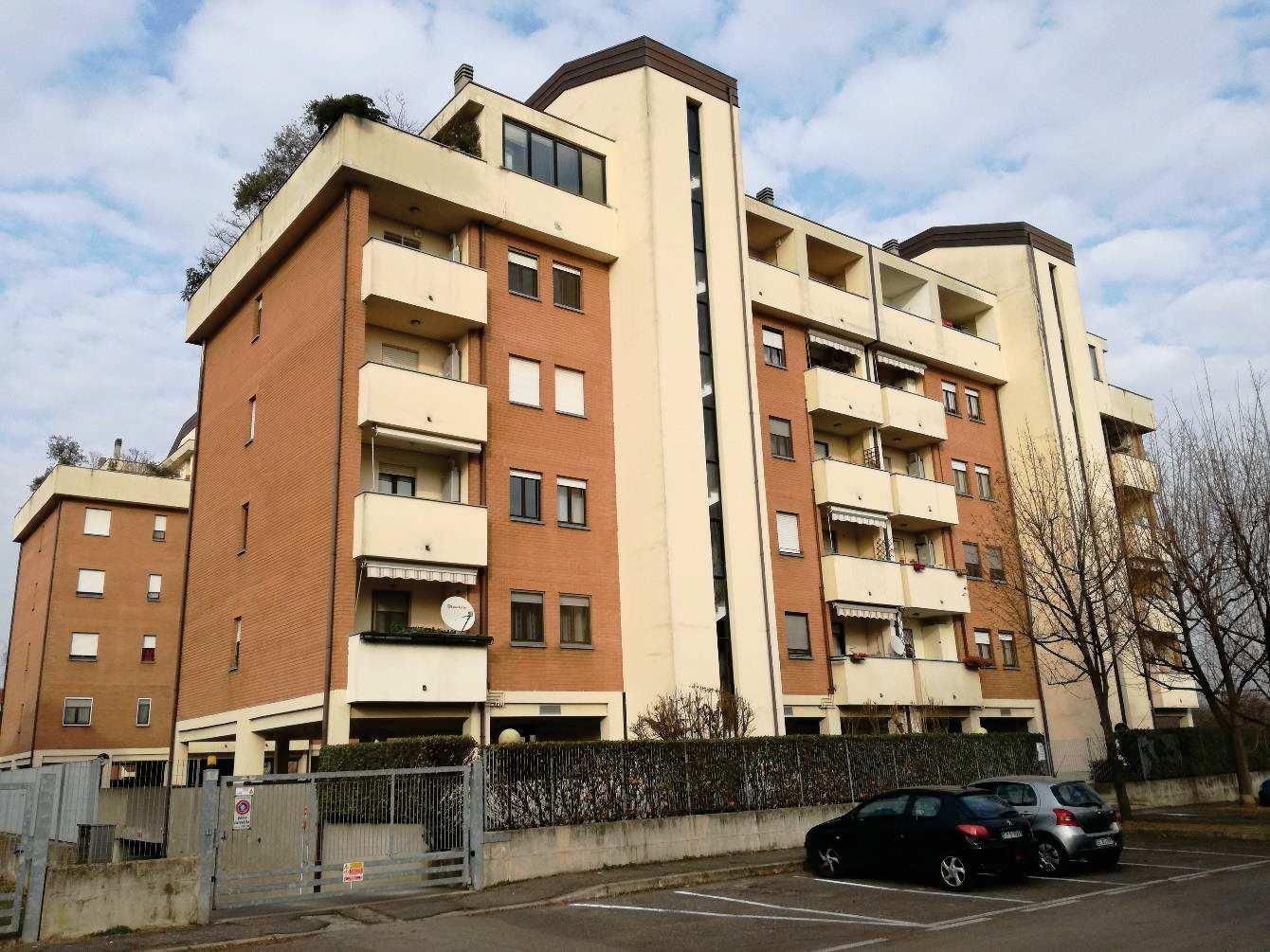 immobile appartamento all'asta in VIA SAN PIO X, N 13 - Rho (MI) - 2