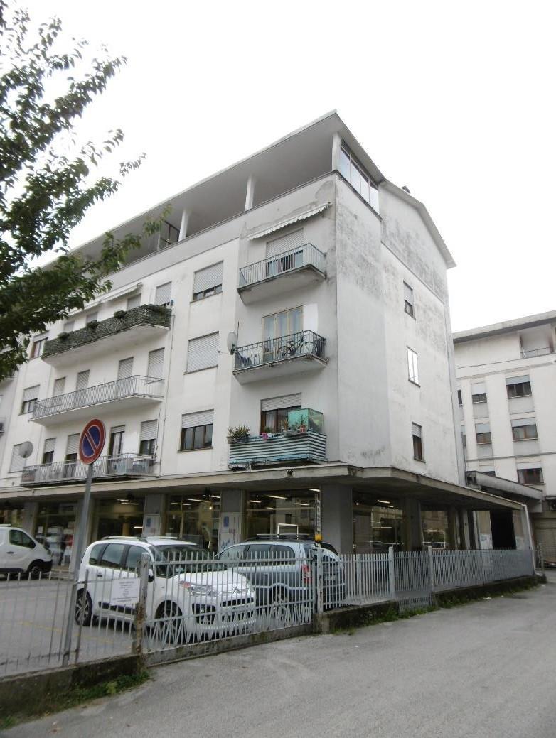 immobile appartamento all'asta in Via Via Amedeo Avogrado 24 - 36078 Valdagno (VI) - 2