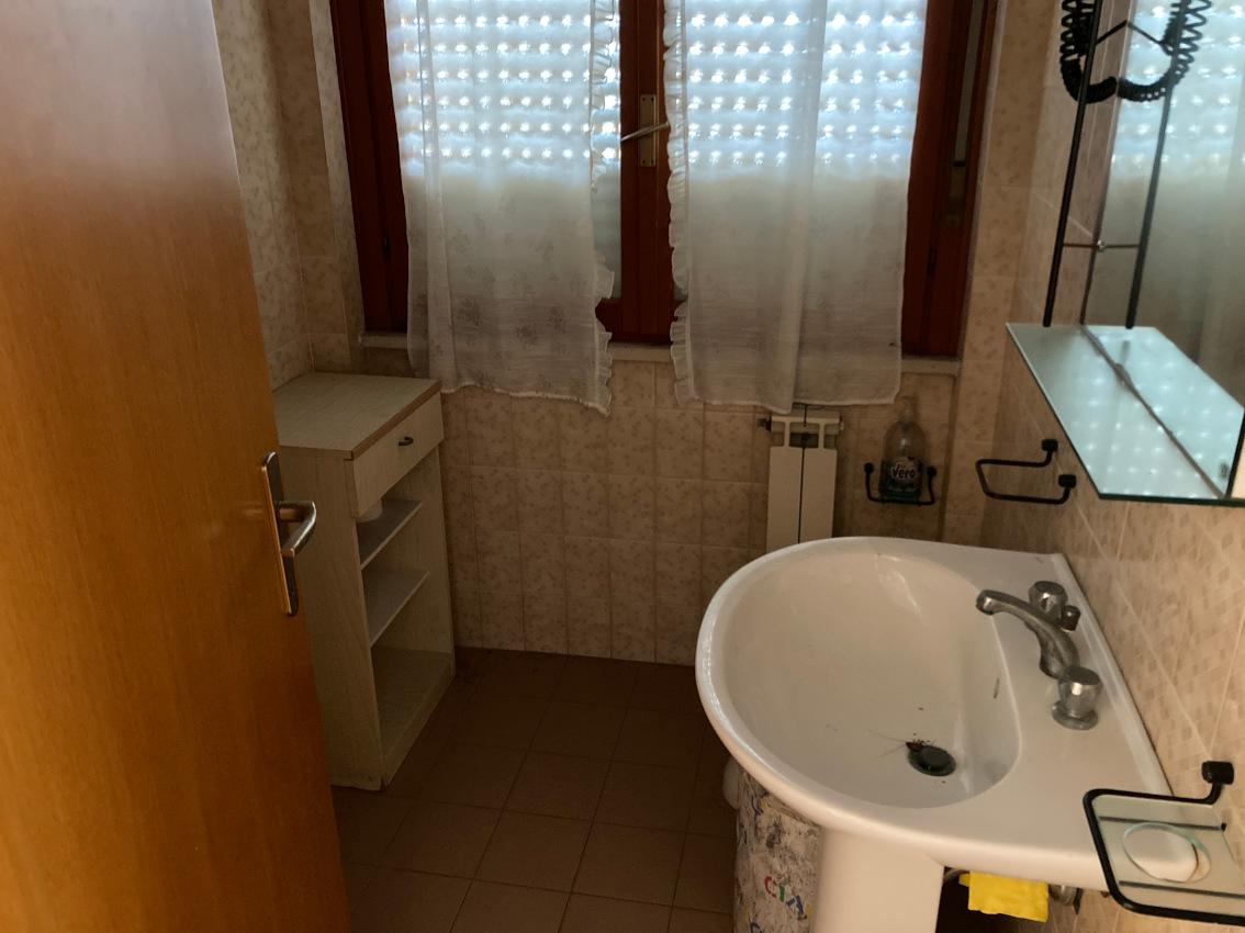 immobile appartamento all'asta in via badino 148  scala b, piano 2 int5 - 04019 Terracina (LT) - 1