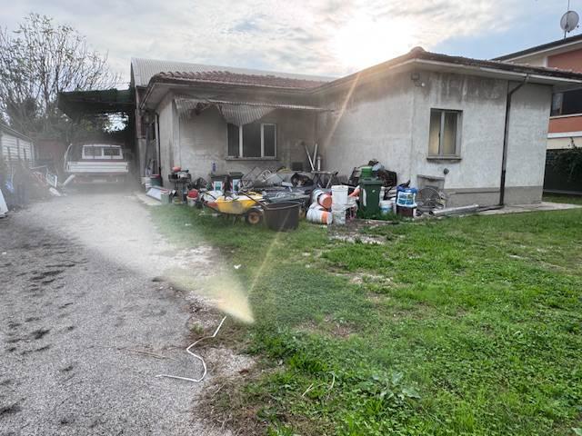 immobile attivita commerciale all'asta in Str Abetone Brennero Est, 13, 46035 Ostiglia MN, Italia Ostiglia, Mantova - 4