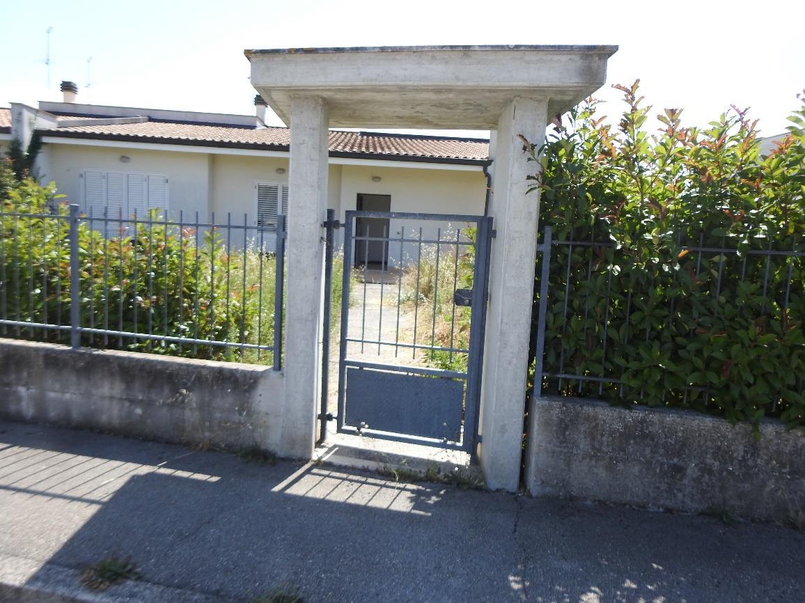 immobile villa all'asta in Via Leonida Biancolini, 62019 Recanati MC, Italia Recanati, Macerata - 3