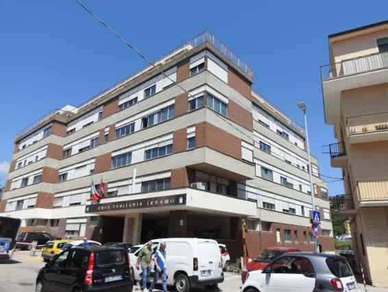 immobile ufficio all'asta in CIRCONVALLAZIONE RAGUSA N 1 - 64100 Teramo (TE) - 2