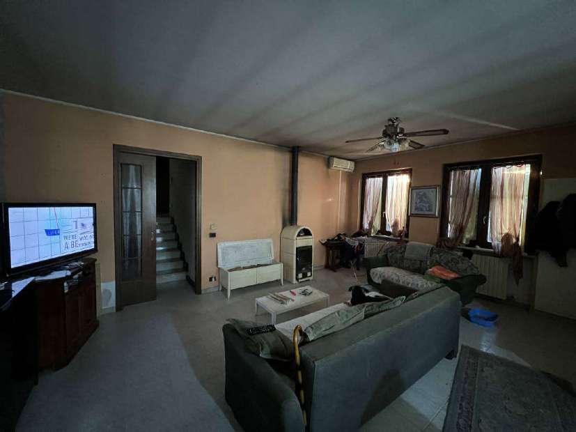 immobile appartamento all'asta in Piazza Mazzantica, 22 - 37050 Oppeano (VR) - 1