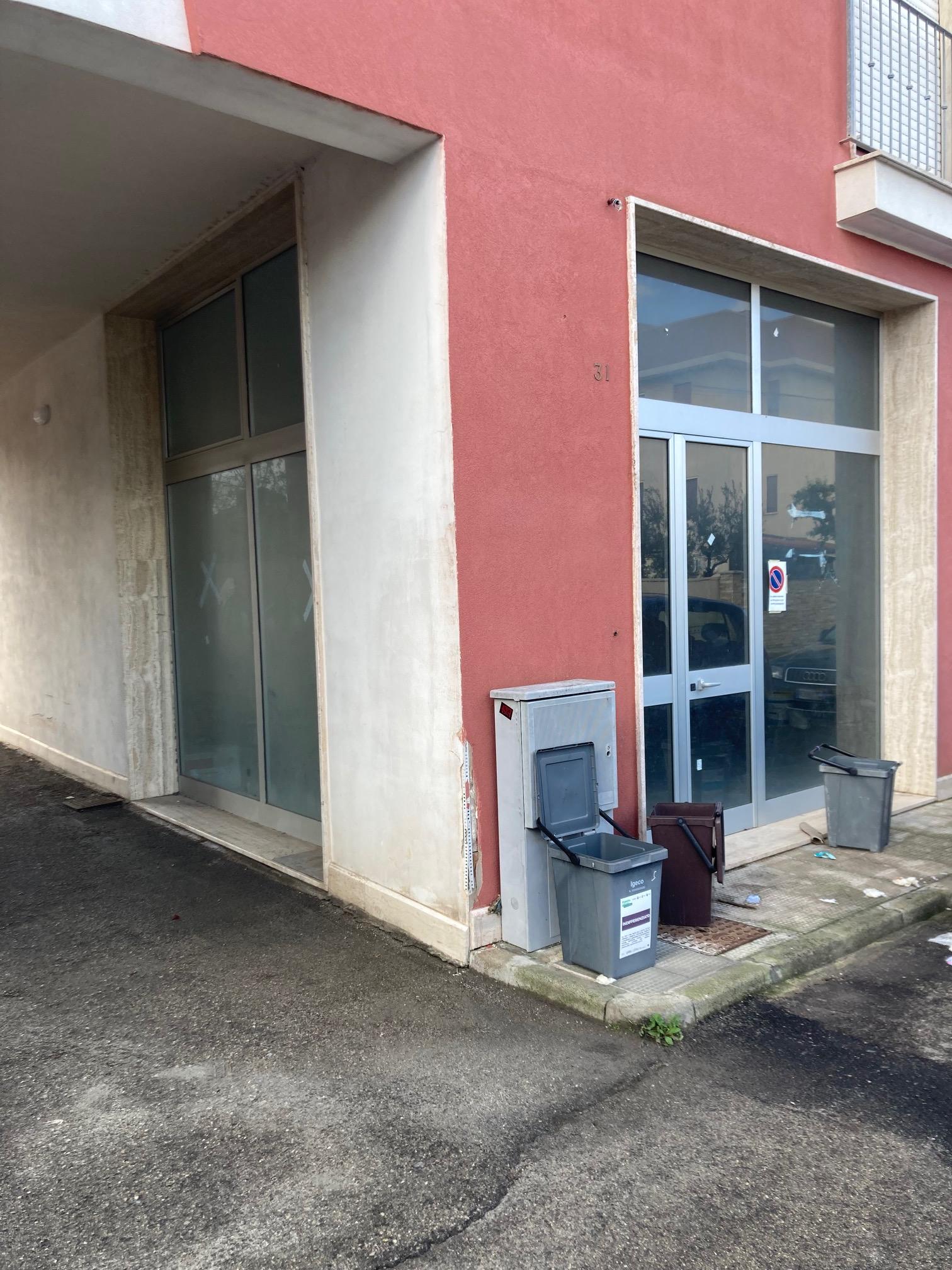 immobile magazzino all'asta in Via Santissimi Medici snc - 73047 Monteroni di Lecce (LE) - 1