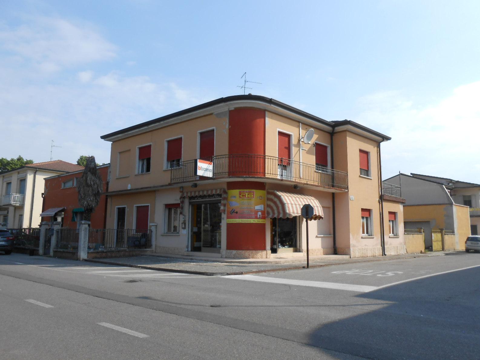 immobile palazzo all'asta in tra Via San Vito Martire n 10-12-12B e Via Maggiolini n 1 - 37053 Cerea (VR) - 4